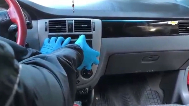 Uyuşturucuyu teybin arka bölümüne gizlemişler; 3 gözaltı