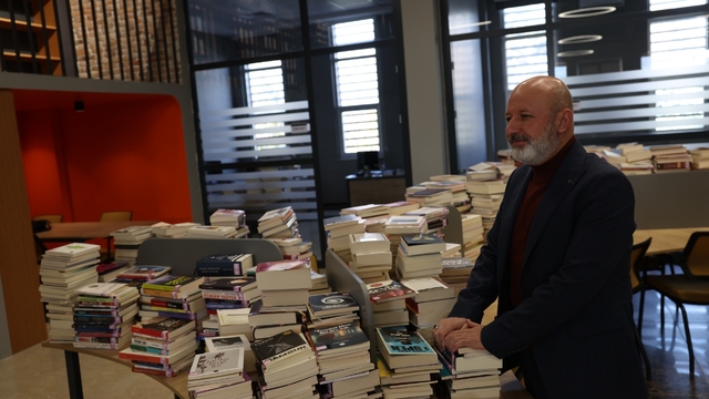 Başkan Çolakbayrakdar: "Kütüphaneler haftası vesilesiyle bilgiyle büyüyen bir şehir inşa ediyoruz"
Kocasinan'da toplam 7 adet Sinan Kütüphanesi hizmet veriyor