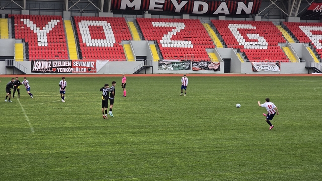 Okul sporları futbol gençler grup yarışmaları 288 sporcunun katılımıyla Yozgat'ta başladı