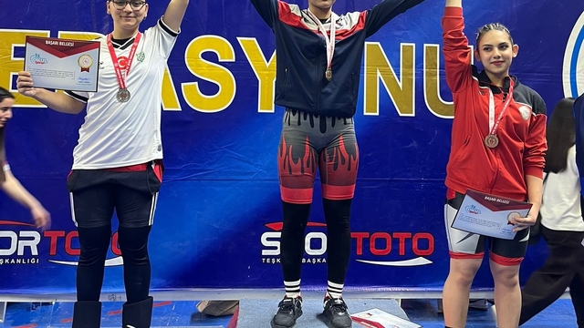 Tuğba Kıvıkoğlu'ndan Türkiye Şampiyonasında büyük başarı