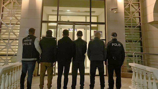 Gaziantep'te takside 4 kaçak göçmen yakalandı