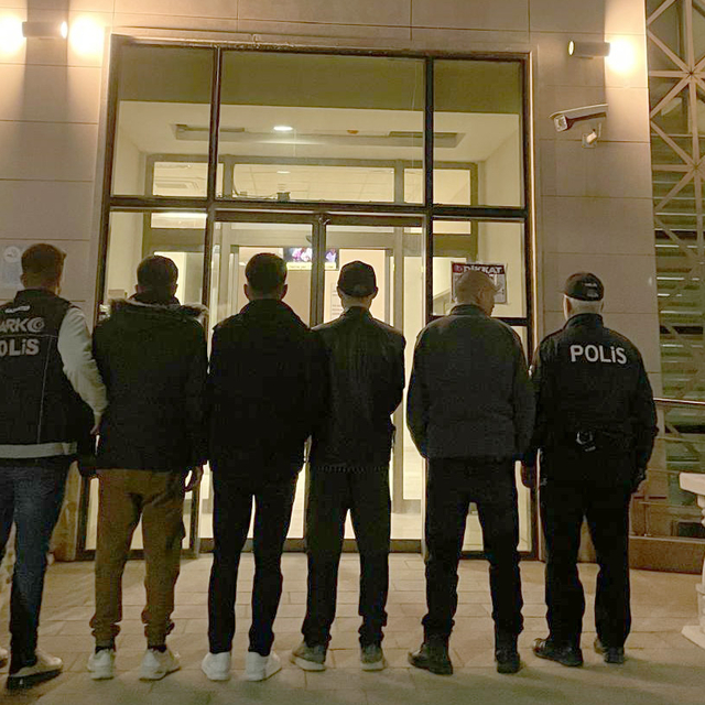 Gaziantep'te takside 4 kaçak göçmen yakalandı
