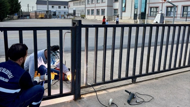 Körfez'de eğitim kurumlarına destek sürüyor