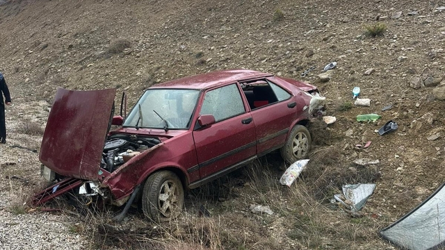 Beyşehir'de devrilen otomobildeki 5 kişi yaralandı
