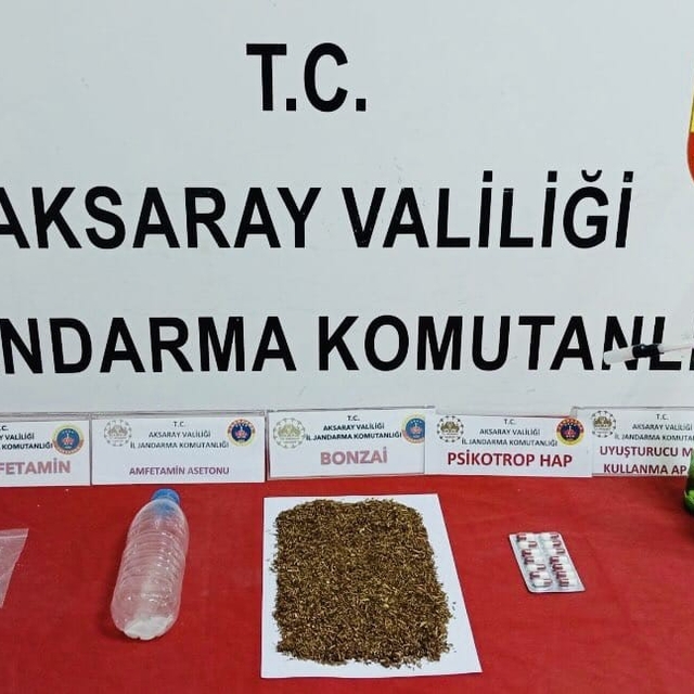 Uyuşturucu taciri uyuşturucularla birlikte yakalandı