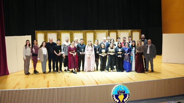 Turgutlu'da tiyatroya ve çocuk festivaline yoğun ilgi