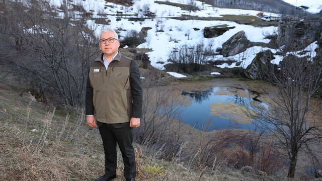 Tabiat Parkı ilan edilen Dipsiz Göl Şelalesi ziyaretçilerini bekliyor