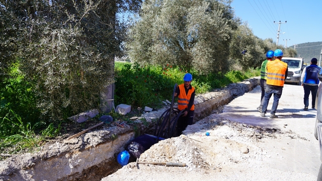 Kemikler'in içme suyu hattı yenilendi