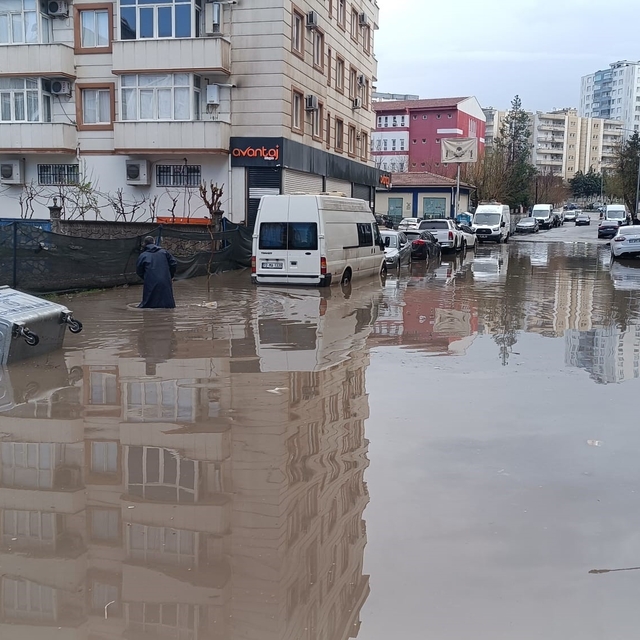 Batman'da sağanak ve kar hayatı olumsuz etkiledi
