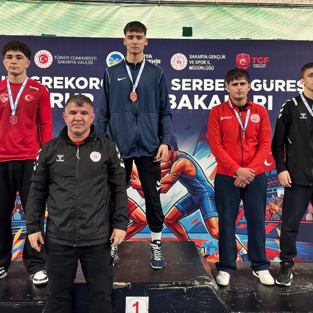 Güreşte Afyonkarahisar'ı 6 sporcu Türkiye şampiyonasında temsil edecek