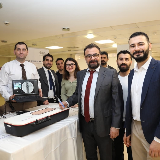 Algoloji uzmanları İzmir'de buluştu; ağrı pili uygulamasını akıllı gözlükle...