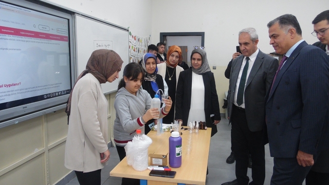 Sıfır atık etkinliğinde sergi, atölye ve fidan dikimi gerçekleştirildi