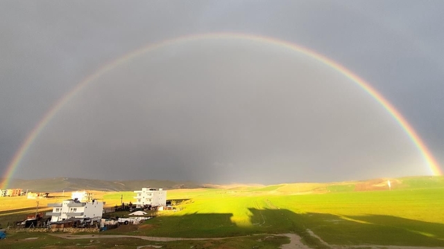 Siirt'te sağanak sonrası oluşan gökkuşağı hayran bıraktı