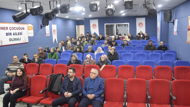 Muş'ta "Çocukla Etkili İletişim" eğitimi verildi