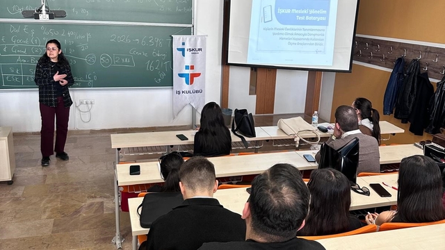 Geleceğin işletmecilerine İŞKUR'dan "İş Kulübü" desteği
Anadolu Üniversitesi öğrencilerine mülakat ve özgeçmiş teknikleri anlatıldı