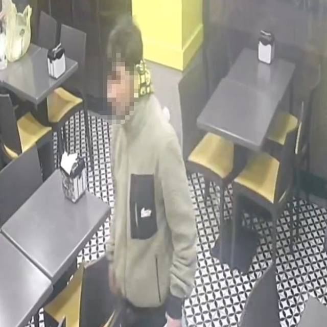 İzmit'teki silahlı saldırı öncesi şüphelilerin dönercideki görüntüleri orta...