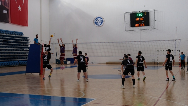 Erzincan'da Yurtlig voleybol heyecanı başladı