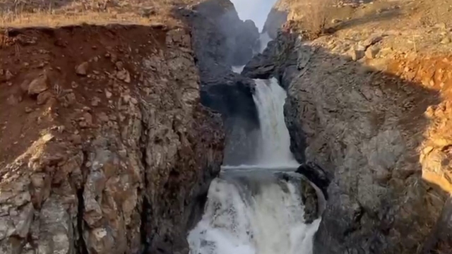 Elazığ'da yağışlar sonrası şelale coştu