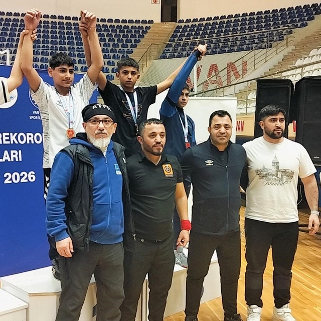 Erzincanlı güreşçilerden bölge şampiyonasında başarı