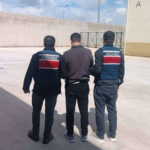 Kasten yaralama suçundan aranan şahsı jandarma yakaladı