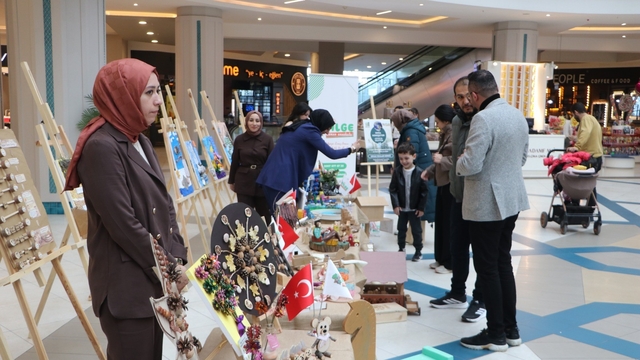 Minik ellerin doğaya dokunuşu
Bilge Orman'dan hayran bırakan sergi