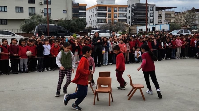 Sarıgöl'ün en büyük ilkokulunda Nevruz kutlandı