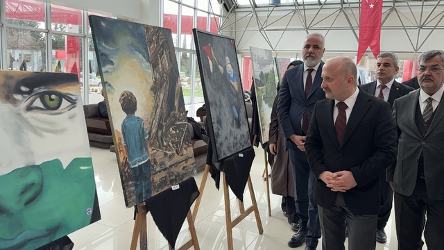 Adıyaman'da müzikal tiyatro "Kim Var?" sahnelendi