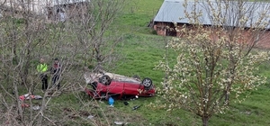 Bahçeye uçup takla atan otomobilin sürücüsü yaralandı