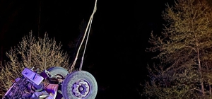 Alanya’da kamyon şarampole devrildi: 1 ölü, 1 yaralı