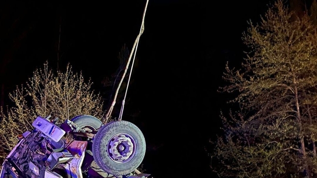 Alanya'da kamyon şarampole devrildi: 1 ölü, 1 yaralı