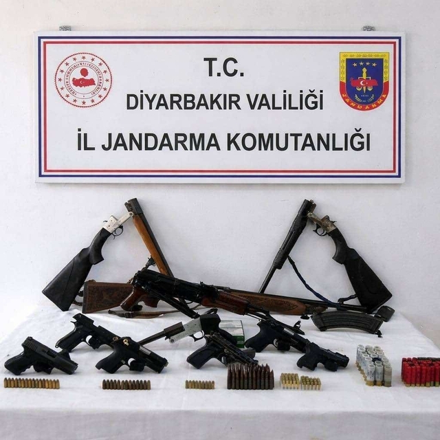 Diyarbakır'da silah kaçakçılığı operasyonu