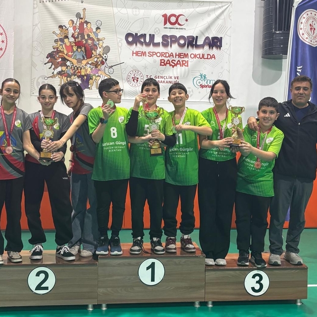 Köyceğiz Toparlar Ortaokulu Floor Curling'te İl birincisi oldu