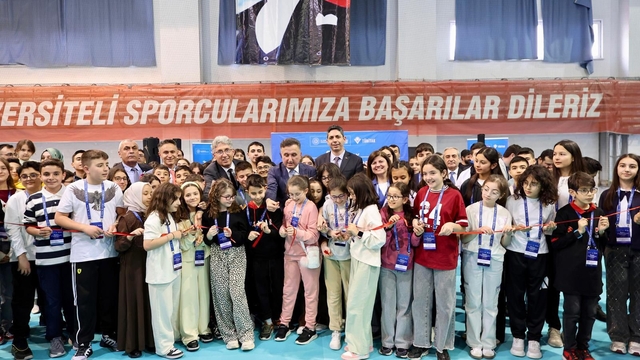 ERÜ'de 20. TÜBİTAK Ortaokul Öğrencileri Araştırma Projeleri Kayseri Bölge Yarışması Sergisi açıldı