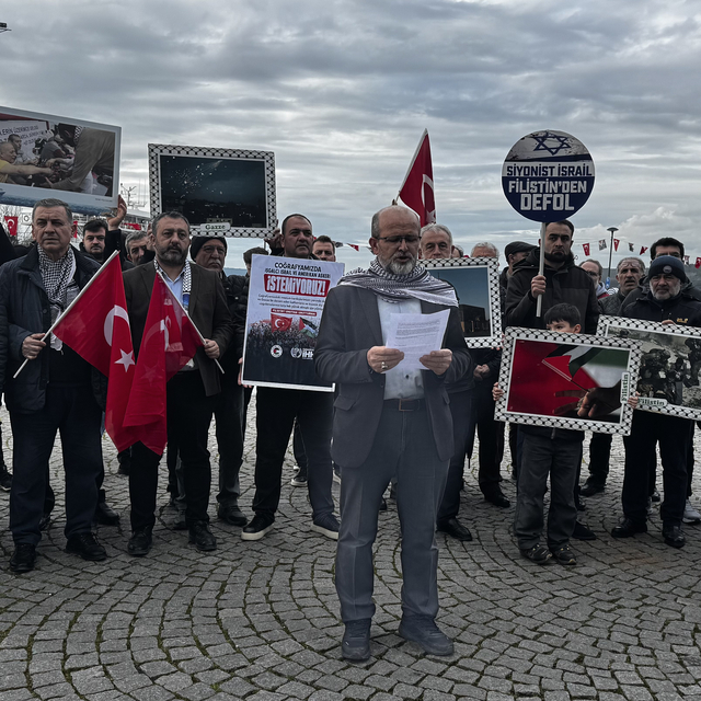 İsrail'in Gazze'ye yönelik saldırıları Çanakkale'de protesto edildi