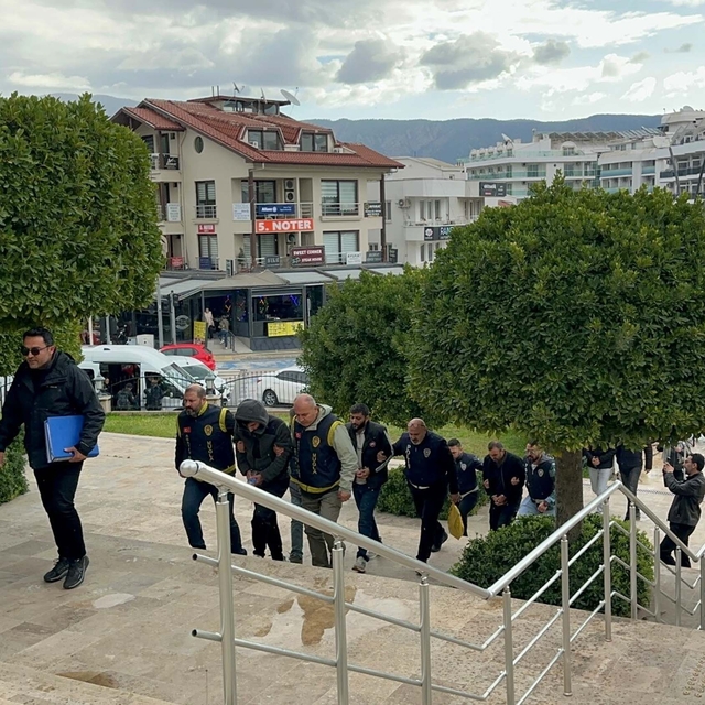 Marmaris'te kart dolandırıcıları tutuklandı