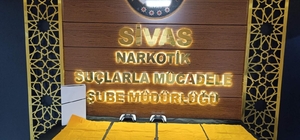 Sivas'ta uyuşturucu operasyonunda yakalanan 5 zanlıdan 4'ü tutuklandı