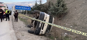 Kırıkkale'de şarampole devrilen minibüsteki 5 kişi yaralandı