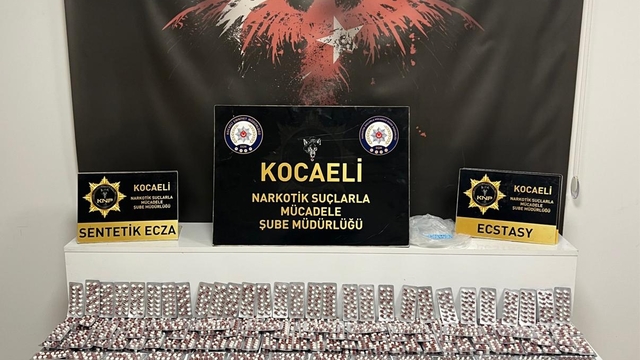 Kocaeli'de uyuşturucu operasyonlarında 3 şüpheli tutuklandı