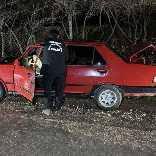 Park halindeki otomobil kundaklandı