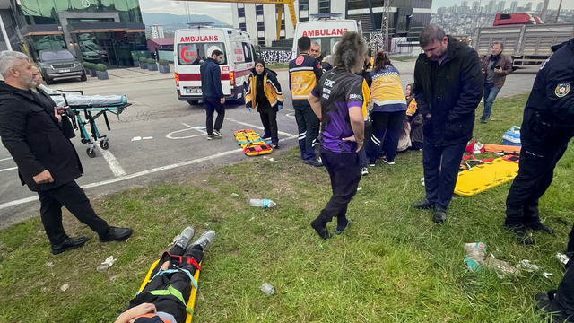 Samsun'da otobüs yan yattı: 9'u öğrenci, 11 yaralı