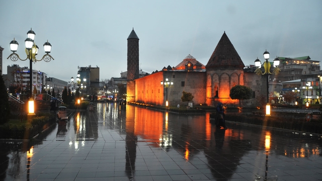 Doğuda yüksek kesimlerde kar var