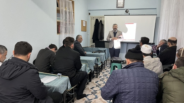 Hisarcık'ta din görevlilerine "Vaaz Becerilerini Geliştirme" konulu eğitim