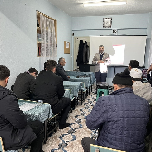 Hisarcık'ta din görevlilerine "Vaaz Becerilerini Geliştirme" konulu eğitim