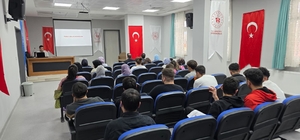 Gümüşhacıköy'de öğrencilere vergi bilinci konferansı verildi