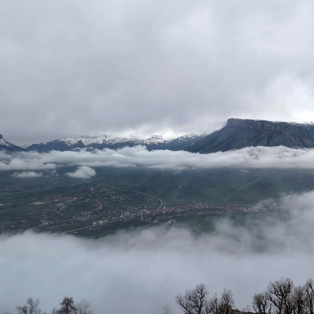 Derecik'te sisli manzara mest etti