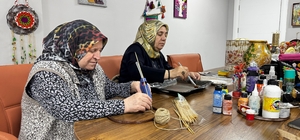 Ağrı'da atık ürünler sıfır atık kursunda sanata dönüşüyor