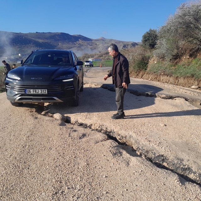 Sincik-Kahta karayolunda ulaşım güçlükle sağlanıyor
