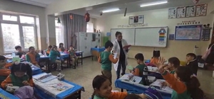 Mehmetçik'in mektupları öğrencilere ulaştı