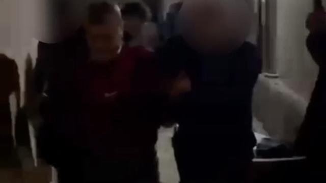 Bursa'da suç makinesi, saklandığı çatı katında yakalandı
16 dosyadan aranan şahıs yakalandı