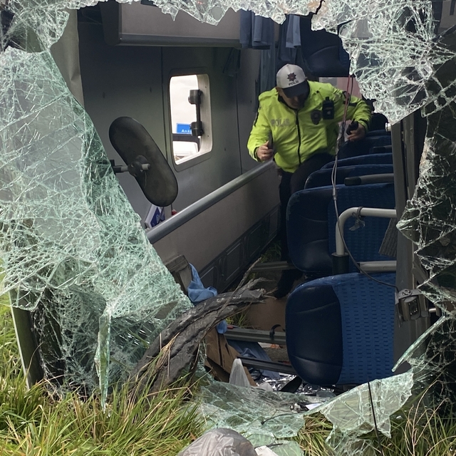 Samsun'da otobüs yan yattı: 9'u öğrenci, 11 yaralı (2)